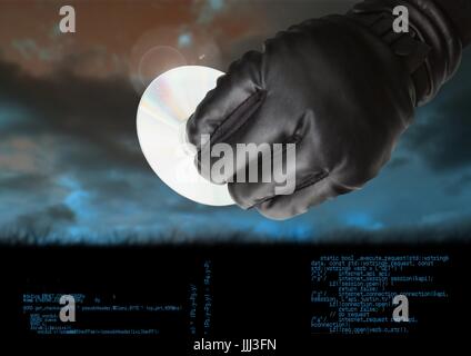 Gloved hand holding un CD en avant du fond nuageux Banque D'Images