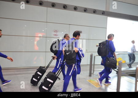 De Pékin, Pékin, Chine. 19 juillet, 2017. Beijing, Chine - 19 juillet 2017 : (usage éditorial uniquement. Chine OUT) .Chelsea joueurs arrivent à Beijing, 19 juillet 2017. Chelsea sera en concurrence avec Arsenal, à Londres Derby à Beijing National Stadium le 22 juillet 2017. Crédit : SIPA Asie/ZUMA/Alamy Fil Live News Banque D'Images