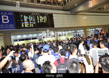 De Pékin, Pékin, Chine. 19 juillet, 2017. Beijing, Chine - 19 juillet 2017 : (usage éditorial uniquement. Chine OUT) .Chelsea joueurs arrivent à Beijing, 19 juillet 2017. Chelsea sera en concurrence avec Arsenal, à Londres Derby à Beijing National Stadium le 22 juillet 2017. Crédit : SIPA Asie/ZUMA/Alamy Fil Live News Banque D'Images