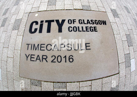 Glasgow, Ecosse, Royaume-Uni. Jul 20, 2017. Aujourd'hui, la ville de Glasgow College's new city campus a été sélectionné pour le Royal Institute of British Architects (RIBA) Prix Stirling en ligne pour être jugé pour le UK's best nouveau bâtiment. Les sections locales en photo aujourd'hui où en grande partie embroussaillé par cette décision quand on leur a dit cela d'anecdotes offerts étant basé sur la façon dont il était blanc et son apparence fort.Les nouveaux bâtiments rime capsule. Credit : Gérard ferry/Alamy Live News Banque D'Images