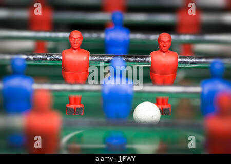 Joueur de football de table football avec figurines Banque D'Images