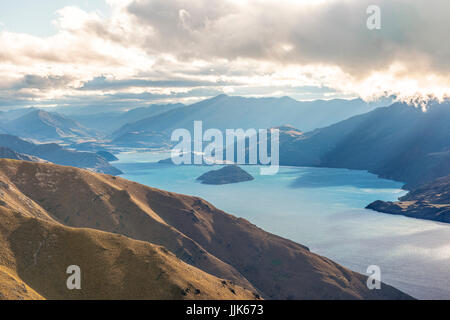 Lake Wanaka et panorama de montagnes, vue à partir de l'Isthme, piste de crête de l'Otago, île du Sud, Nouvelle-Zélande, Océanie Banque D'Images