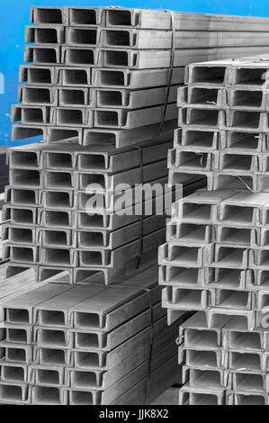 Stockage de matériaux d'acier et fer Banque D'Images