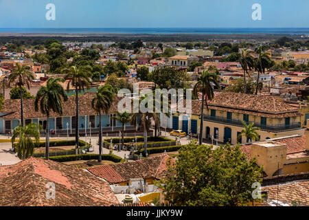 La Plaza Mayor est entourée de bâtiments historiques au cœur de la ville - Trinidad, Cuba Banque D'Images