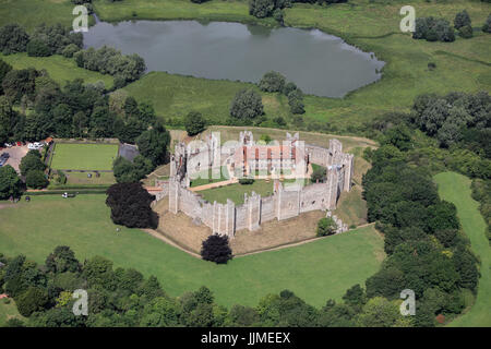 Une vue aérienne de Framlingham Castle, Suffolk Banque D'Images