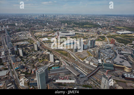 Une vue aérienne du Queen Elizabeth Olympic Park, Stratford, London Banque D'Images