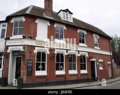 Sur l'évêque Brridge Public House, Winchester, Hampshire, Angleterre, Royaume-Uni Banque D'Images