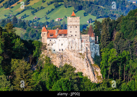 Brasov, en Transylvanie. La Roumanie. Le Château médiéval de Bran, connu pour le mythe de Dracula. Banque D'Images