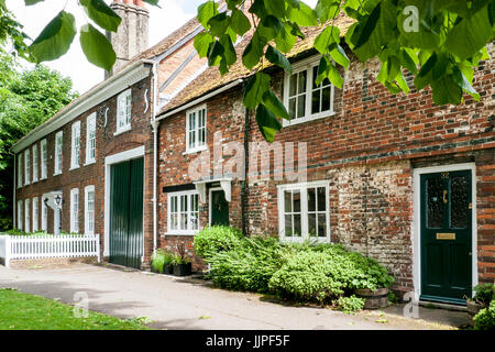 Une rangée de maisons en terrasse géorgienne classique de la rue principale de Wendover, Buckinghamshire, dans le collines de Chiltern, UK Banque D'Images