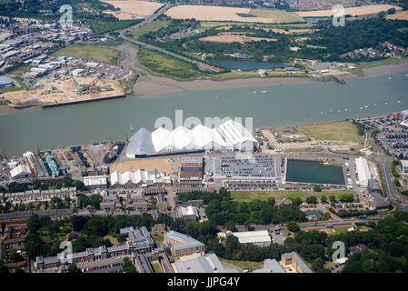 Chatham Dockyard Chatham, Kent, Angleterre du Sud-Est, de l'air Banque D'Images