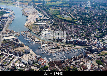 Ipswich Waterfront et Marina, Ipswich, Suffolk, Angleterre de l'Est, Royaume-Uni montrant la rivière Orwell Banque D'Images