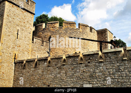 Vue extérieure du Tower of London Museum, Londres, Royaume-Uni Banque D'Images