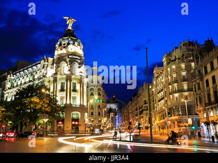 MADRID, ESPAGNE - 25 juillet 2017 : la Gran Vía est une rue commerçante de luxe situé dans le centre de Madrid. L'Espagnol est connu sous le nom de Broadway. Banque D'Images