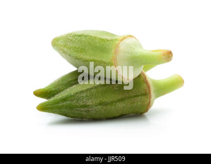 Gombo vert frais isolé sur fond blanc Banque D'Images