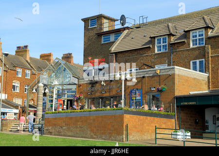 Le Théâtre Princess, un bar en terrasse, Coucher de soleil Bar à vin, Hunstanton, Norfolk, England, UK Banque D'Images