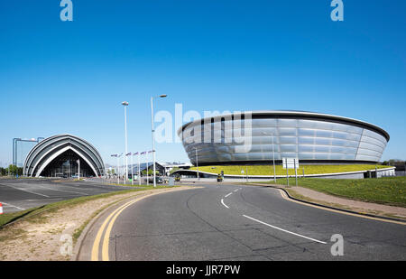 L'ESS Approching Hydro et le Scottish Exhibition Centre, à Glasgow, en Écosse. Banque D'Images