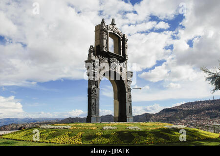 Arc monumental sur Killi Killi Mirador à La Paz, Bolivie, Amérique du Sud Banque D'Images