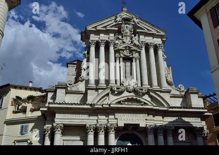 Santi Vincenzo e Anastasio un Trevi (Saints Vincent et Anastase à Trevi). C'est une église baroque à Rome, Italie. Construit de 1646 à 1650. Banque D'Images