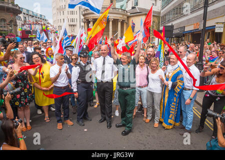 Maire de Londres à la fierté à Londres 2017 - Ouverture de la parade Banque D'Images