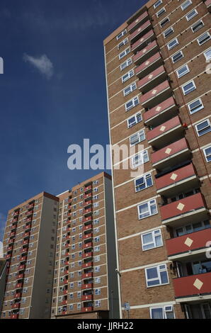 Appartements Conseil, tour de blocs à Luton, Bedfordshire Banque D'Images