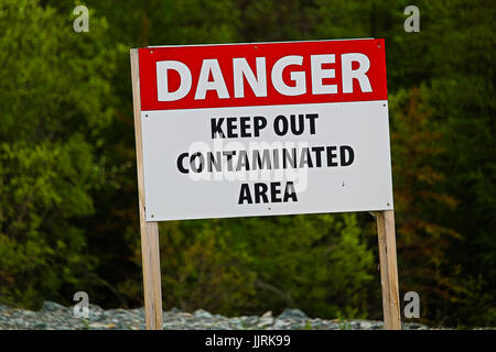 Libre d'un danger garder hors de la zone contaminée. Banque D'Images