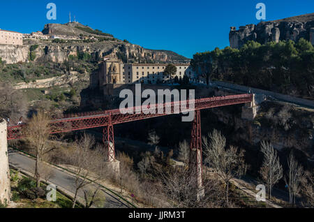 Pont de San Pablo et Parador de Cuenca. Monastère de saint Paul dans la périphérie de Cuenca, Espagne Banque D'Images