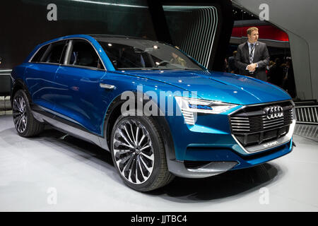 Francfort, Allemagne - Sep 16, 2015 : Audi E-tron Quattro concept-car à l'occasion du salon IAA de Francfort. Banque D'Images