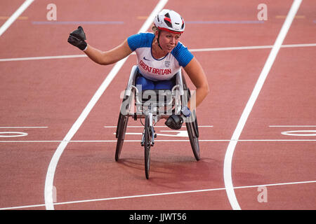 La société britannique Hannah Cockroft gagne le 400m femmes T34 pendant la journée finale de la sept 2017 Championnats du monde Para athlétisme Stade à Londres. Banque D'Images