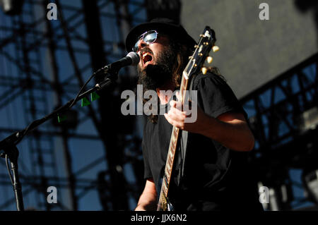 Daron Malakian Scars Broadway en 2008 KROQ Weenie Roast y Fiesta Verizon Wireless Amphitheatre Irvine. Banque D'Images