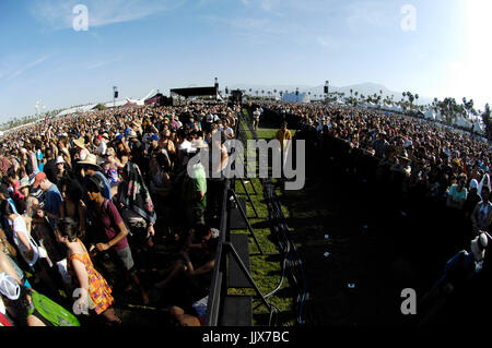 Atmosphère foule 2011 Festival de musique Coachella indio avril 15,2011. Banque D'Images