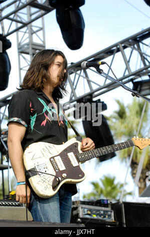 Matthew Vasquez Delta Spirit interprète 2011 Coachella Music Festival Mars 16,2011 Indio. Banque D'Images