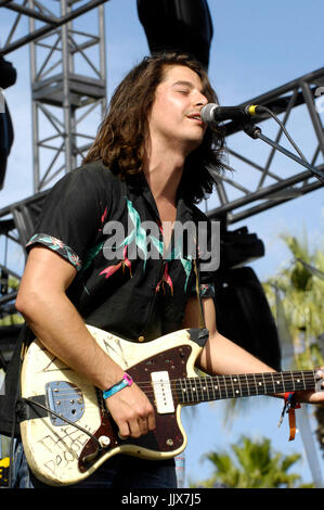 Matthew Vasquez Delta Spirit interprète 2011 Coachella Music Festival Mars 16,2011 Indio. Banque D'Images