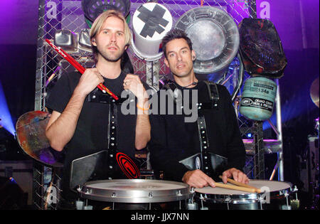 (L-r) brooks wackerman bad religion,byron mcmackin pennywise guitar center drum-off Henry fonda theatre los angeles, ca. Banque D'Images