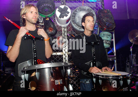 (L-r) brooks wackerman bad religion,byron mcmackin pennywise guitar center drum-off Henry fonda theatre los angeles, ca. Banque D'Images