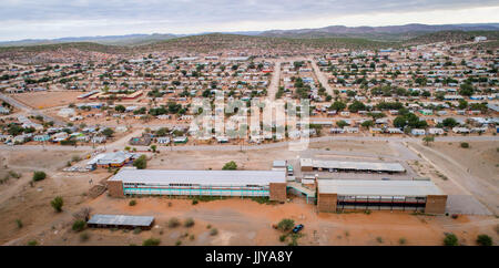 Vue aérienne de la ville de Khorixas, situé dans la région de Kunene Namibie, Afrique. Banque D'Images