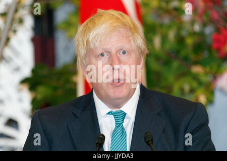 Tokyo, Japon. 21 juillet, 2017. Le Secrétaire aux affaires étrangères britannique Boris Johnson parle au cours d'une conférence de presse à l'Iikura guest house le 21 juillet 2017, Tokyo, Japon. Johnson et le Ministre japonais des affaires étrangères Fumio Kishida a parlé de renforcer leur coopération en matière de défense contre le comportement de la Corée du Nord dans la péninsule coréenne, au moment où la tension continue de bâtir au milieu des missiles nucléaires de la Corée du Nord. Credit : Rodrigo Reyes Marin/AFLO/Alamy Live News Banque D'Images