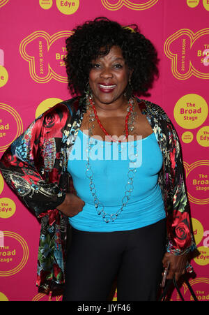 Santa Monica, Ca. 20 juillet, 2017. Loretta Devine, à la Soirée d'ouverture de 'né pour ce' à sur les grandes étapes de la Californie le 20 juillet 2017. Credit : Fs/media/Alamy Punch Live News Banque D'Images