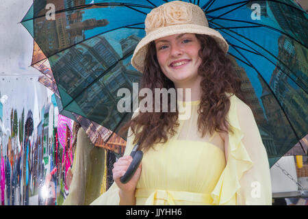 Knutsford Cheshire, Royaume-Uni. 21 juillet, 2017. Coleen Langan à Mesdames Jour événement spécial tenu au parc Tatton Flower show. /AlamyLiveNews MediaWorldImages ; crédit. Banque D'Images