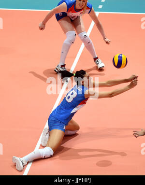 Hong Kong, Chine. 21 juillet, 2017. Tijana Boskovic (avant) de la Serbie est en concurrence au cours de la rencontre contre la Russie au groupe de la FIVB World Grand Prix à Hong Kong, Chine, le 21 juillet 2017. Credit : Liu Yun/Xinhua/Alamy Live News Banque D'Images