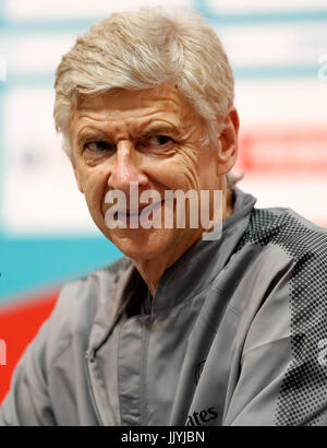 Beijing, Chine. 21 juillet, 2017. Arsène Wenger, manager d'Arsenal réagit au cours de la conférence de presse pour l'avant-saison match de foot entre Chelsea et Arsenal au stade national de Beijing, capitale de la Chine, le 21 juillet 2017. Source : Xinhua/Alamy Live News Banque D'Images