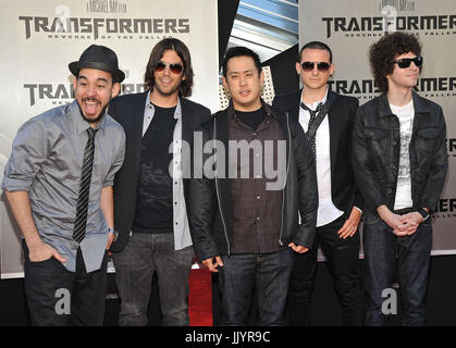 Linkin Park - Transformers : Revenge of the Fallen Premiere au Westwood Village Theatre de Los Angeles. - 13  13 LinkinPark.jpg Chester Bennington de Linkin Park - Banque D'Images