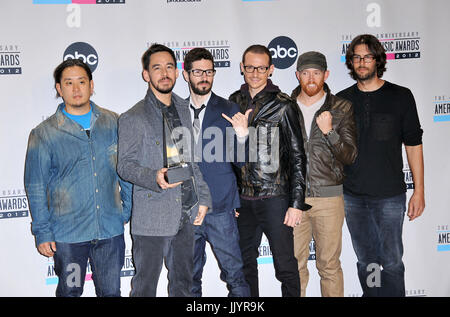 Linkin Park au 40ème American Music Awards 2012 au Nokia Theatre de Los Angeles. Salle de presse Chester Bennington de Linkin Park - Banque D'Images