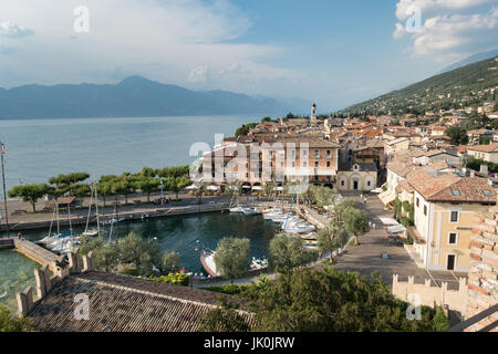 Torri del Benaco, Lac de Garde Banque D'Images