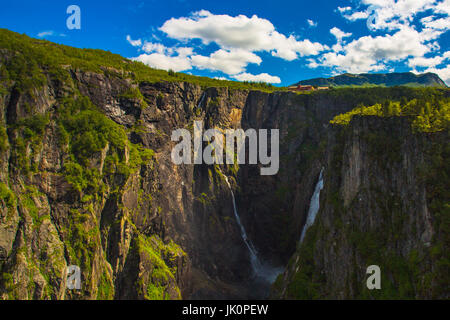 Voringsfossen Cascade. Hordaland, Norvège. Banque D'Images