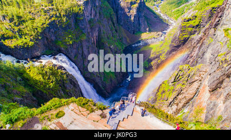 Voringsfossen Cascade. Hordaland, Norvège. Banque D'Images