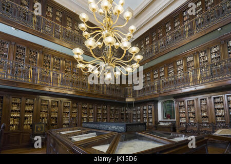 Ministère marine à Rome. Détail de la bibliothèque. L'intérieur. L'Italie, Rome, 2017 Banque D'Images