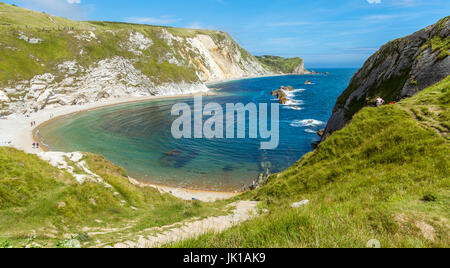 Avis de 'l'homme de guerre" plage adjacente à Durdle Door dans West Dorset Lulworth Banque D'Images