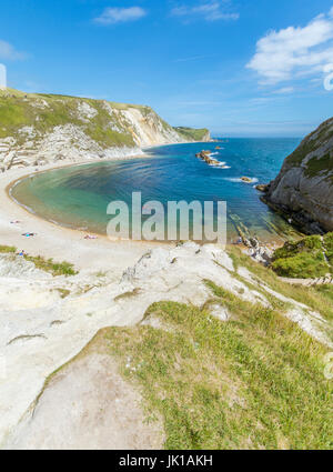 Avis de 'l'homme de guerre" plage adjacente à Durdle Door dans West Dorset Lulworth Banque D'Images