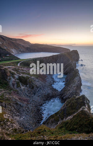 Lulworth Cove et trou de l'escalier dans le Dorset. Banque D'Images