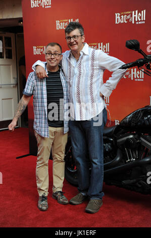 Arrivées de nuit d'ouverture de "Bat Out Of Hell' La comédie musicale au London Coliseum avec : Joe Pasquale Où : London, Royaume-Uni Quand : 20 juin 2017 Source : WENN.com Banque D'Images